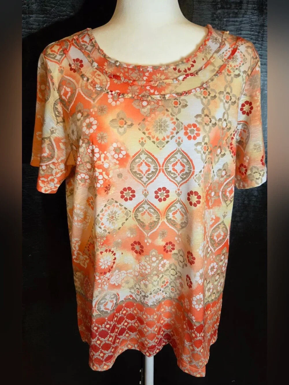 Alfred Dunner Geometric Floral Embroidered Neck Tunic Top Medium - Picture 2 of 13